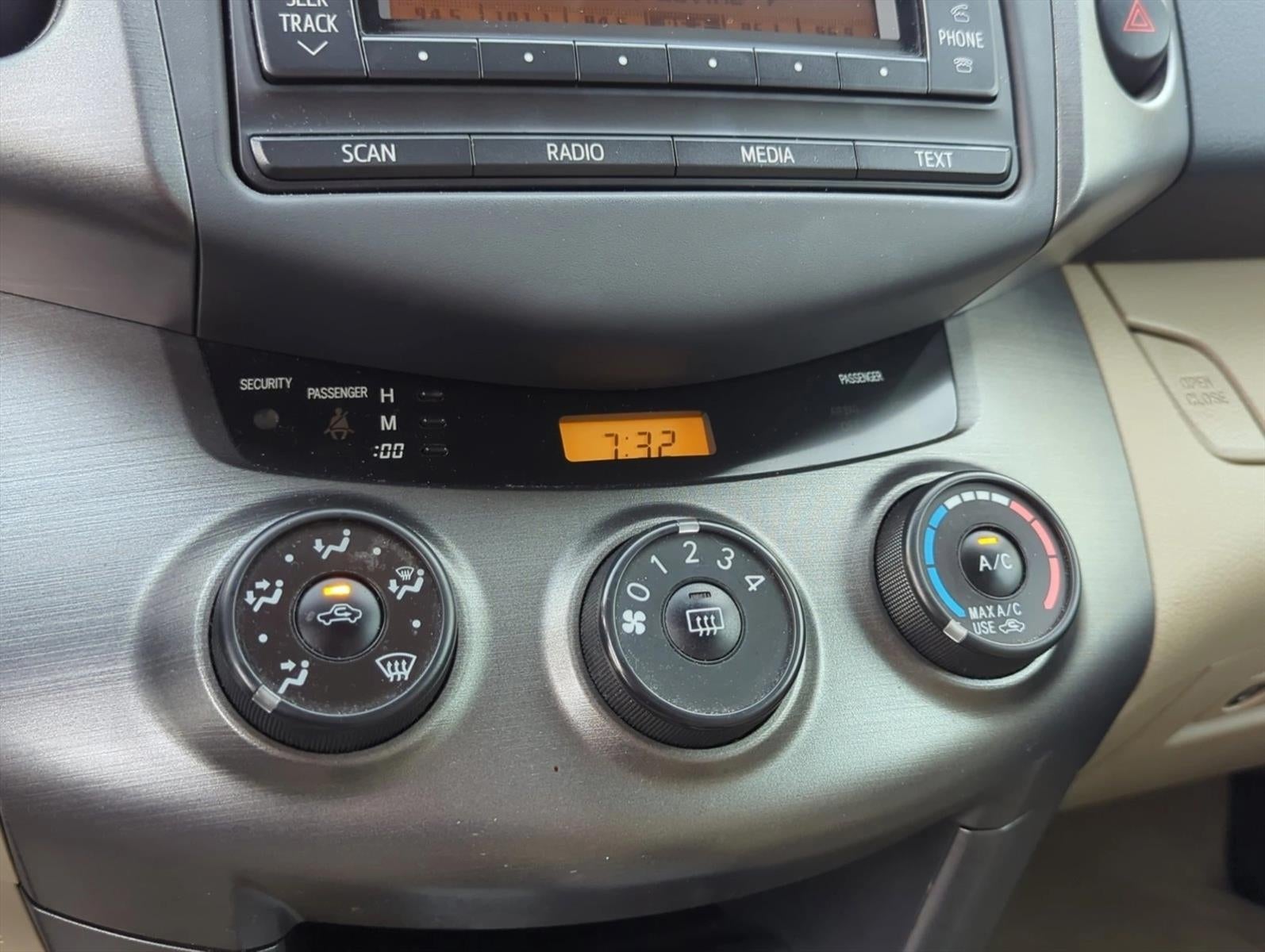 2012 Toyota RAV4 FWD 4dr I4 (Natl)