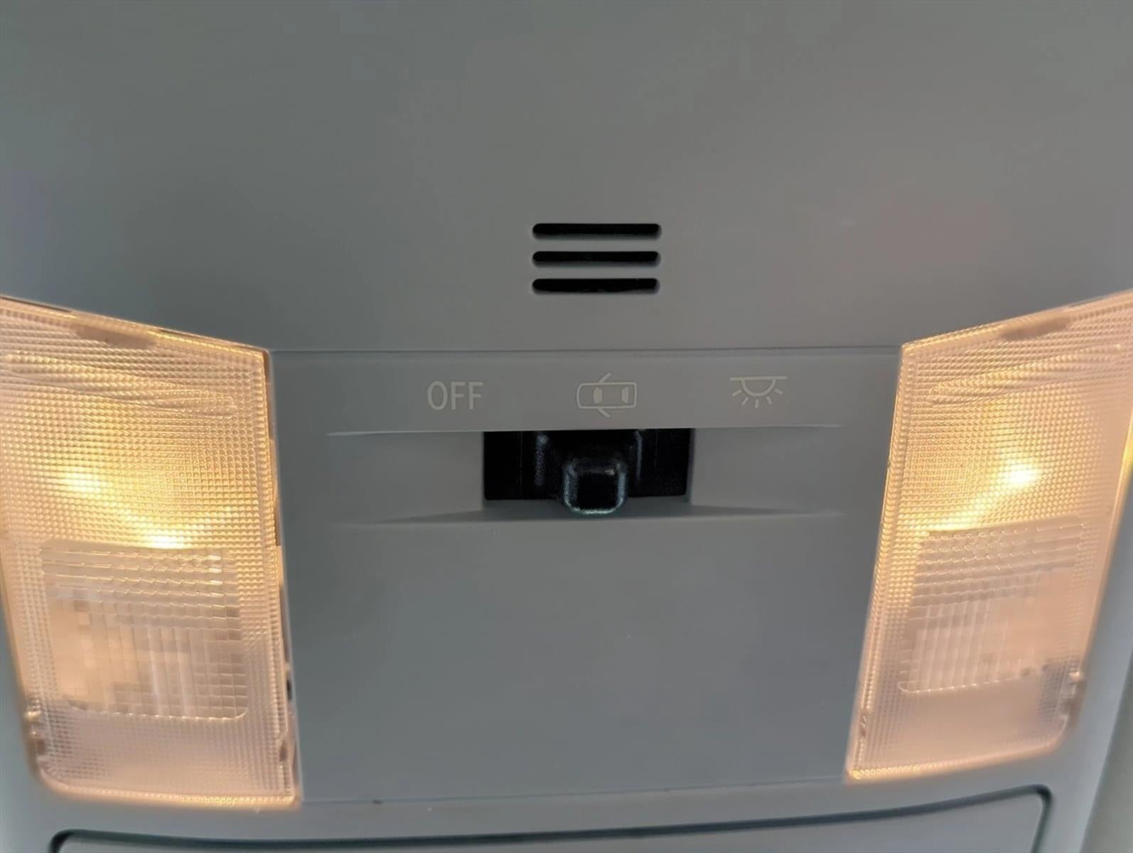 2017 Toyota RAV4 LE FWD (GS)