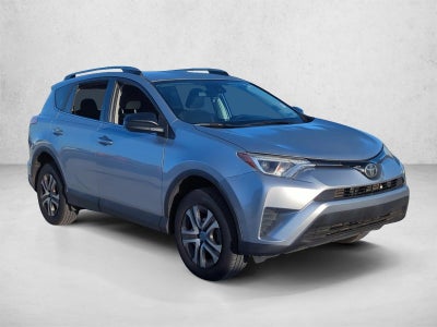 2017 Toyota RAV4 LE FWD (GS)