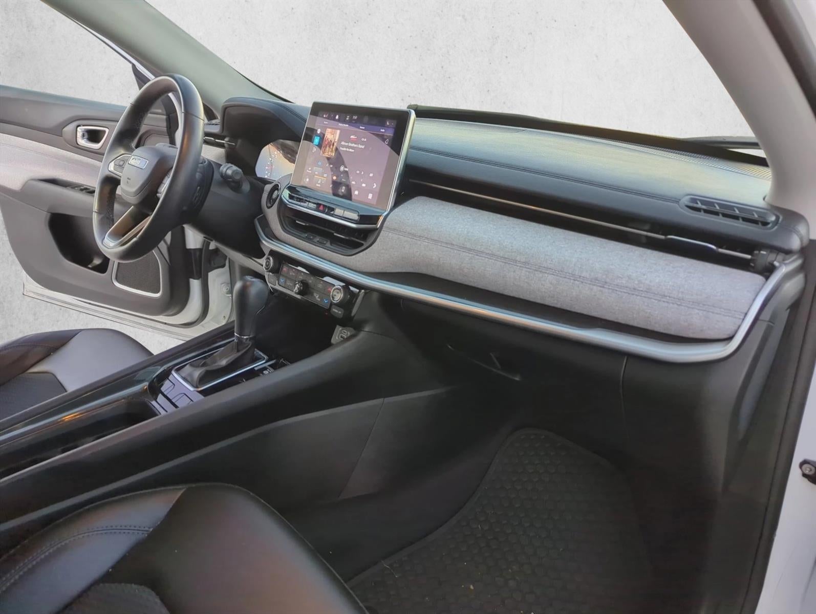 2022 Jeep Compass Latitude FWD