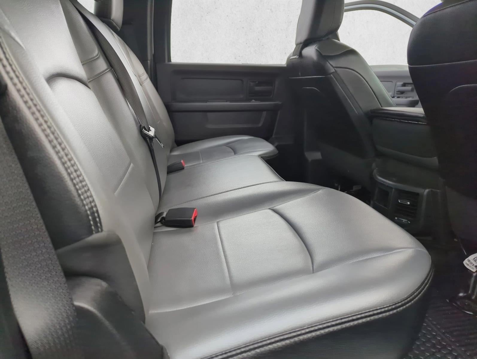 2023 RAM 3500 Tradesman 4x4 Crew Cab 8' Box