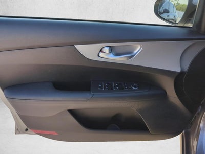 2023 Kia Forte LXS IVT