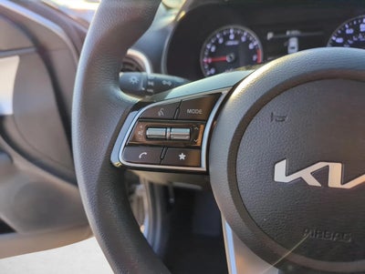 2023 Kia Forte LXS IVT