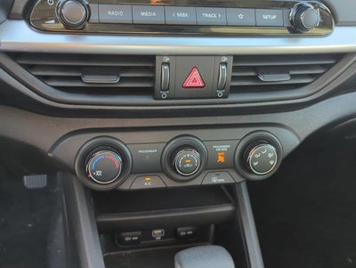 2023 Kia Forte LXS IVT