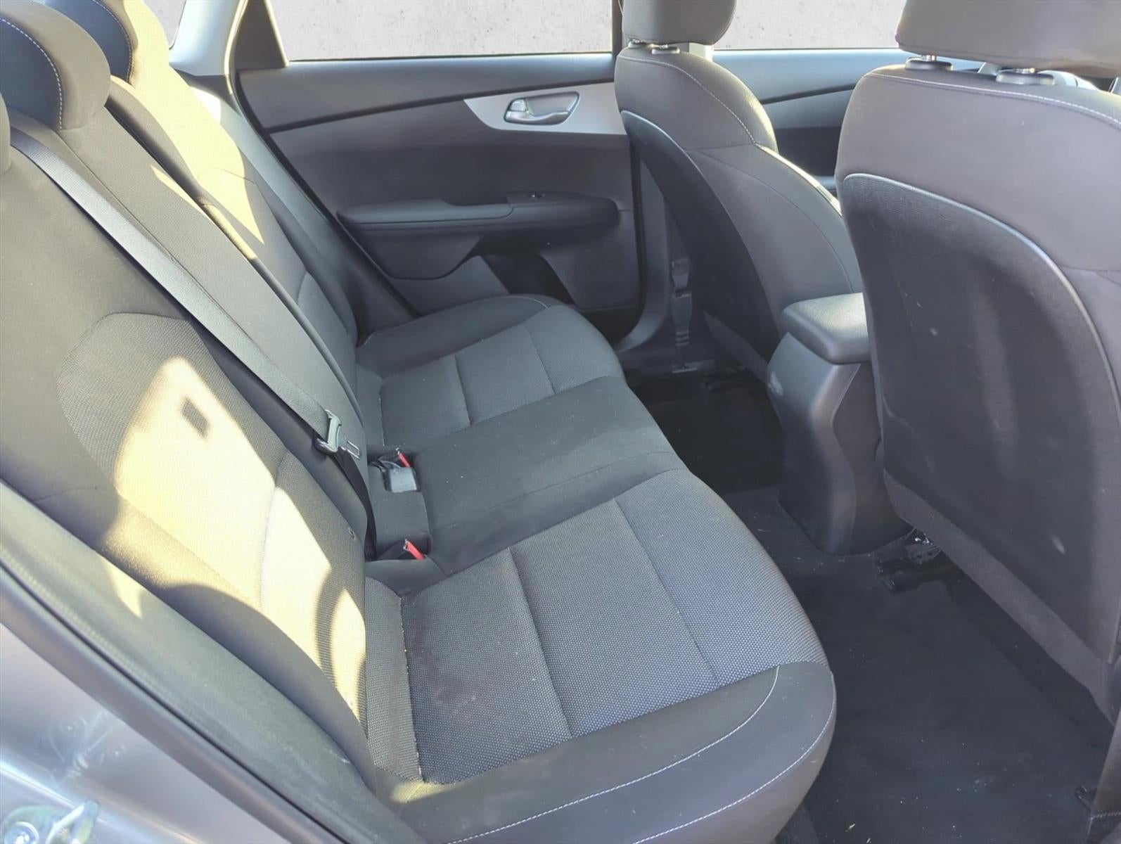 2023 Kia Forte LXS IVT