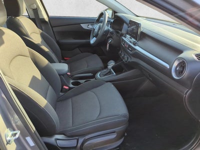 2023 Kia Forte LXS IVT
