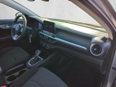 2023 Kia Forte LXS IVT