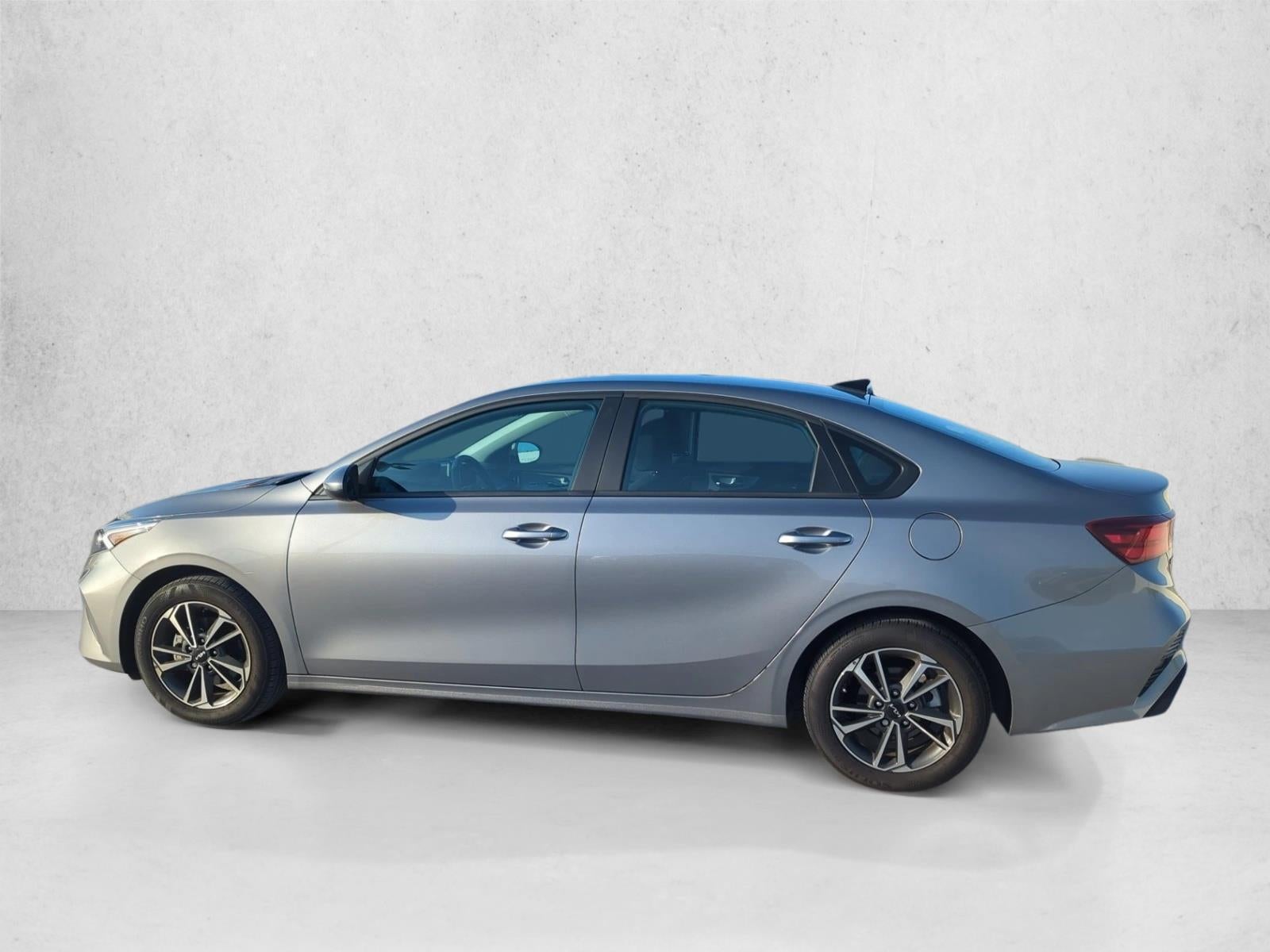 2023 Kia Forte LXS IVT