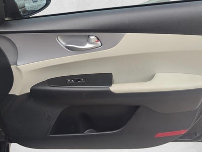 2023 Kia Forte LXS IVT