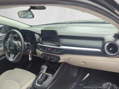2023 Kia Forte LXS IVT