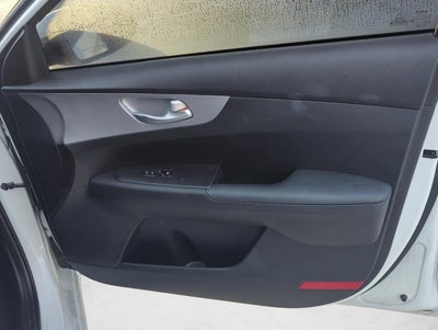 2023 Kia Forte LXS IVT