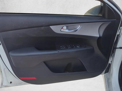 2023 Kia Forte LXS IVT