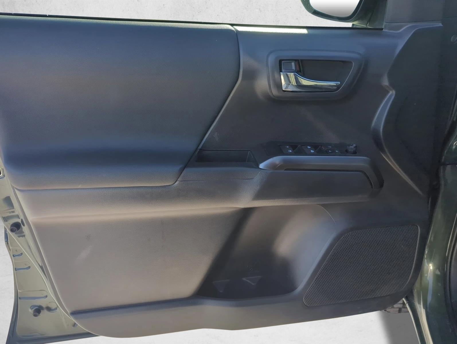 2022 Toyota Tacoma 2WD 2WD TRD Sport Double Cab 5' Bed V6 AT (Natl)