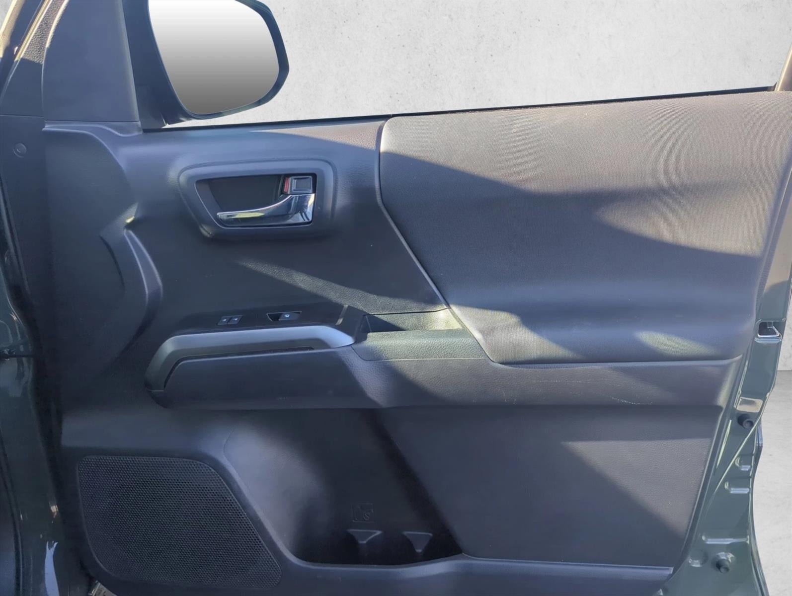 2022 Toyota Tacoma 2WD 2WD TRD Sport Double Cab 5' Bed V6 AT (Natl)