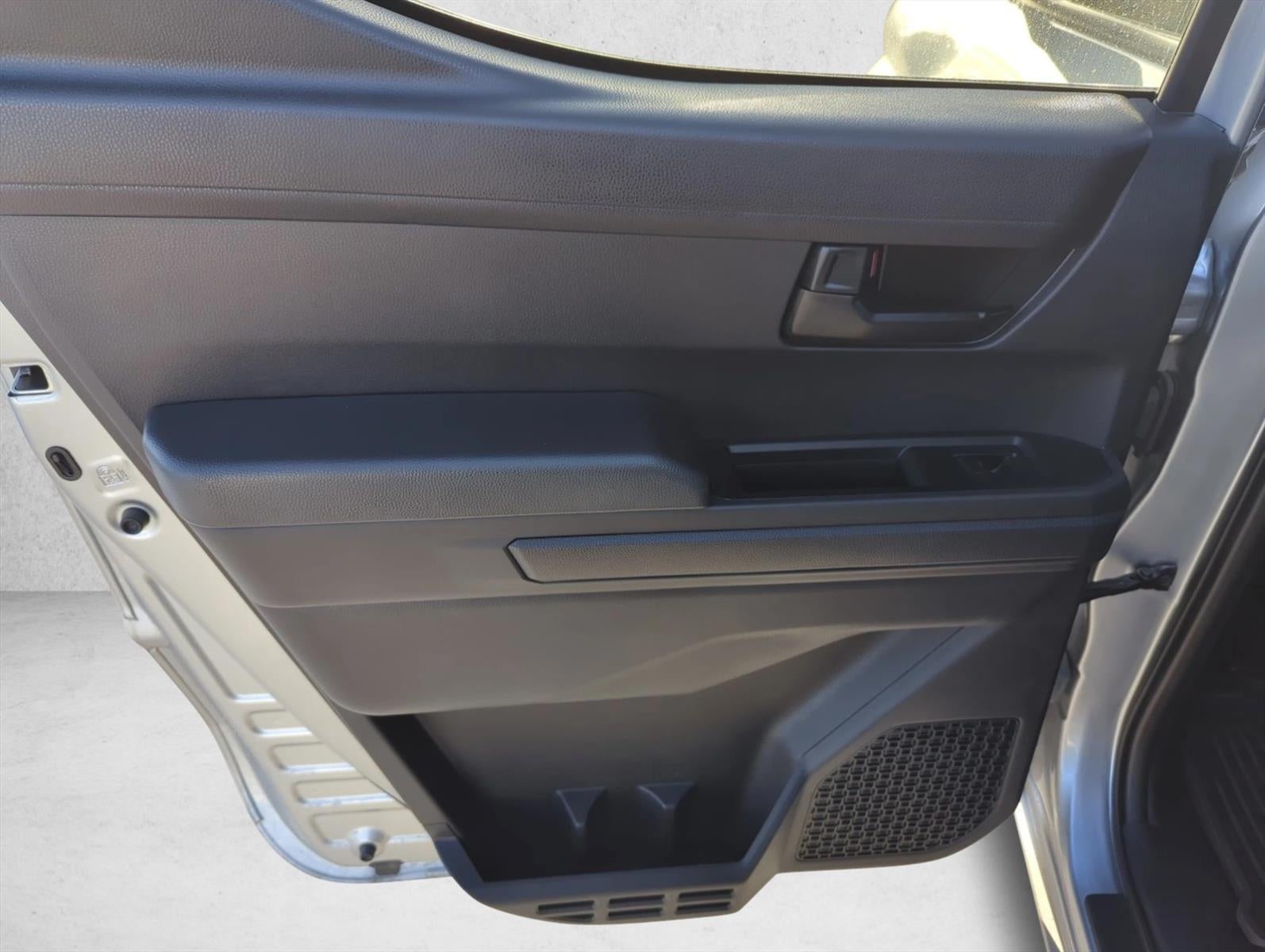 2024 Toyota Tacoma 2WD 2WD SR5 Double Cab 5' Bed AT (SE)