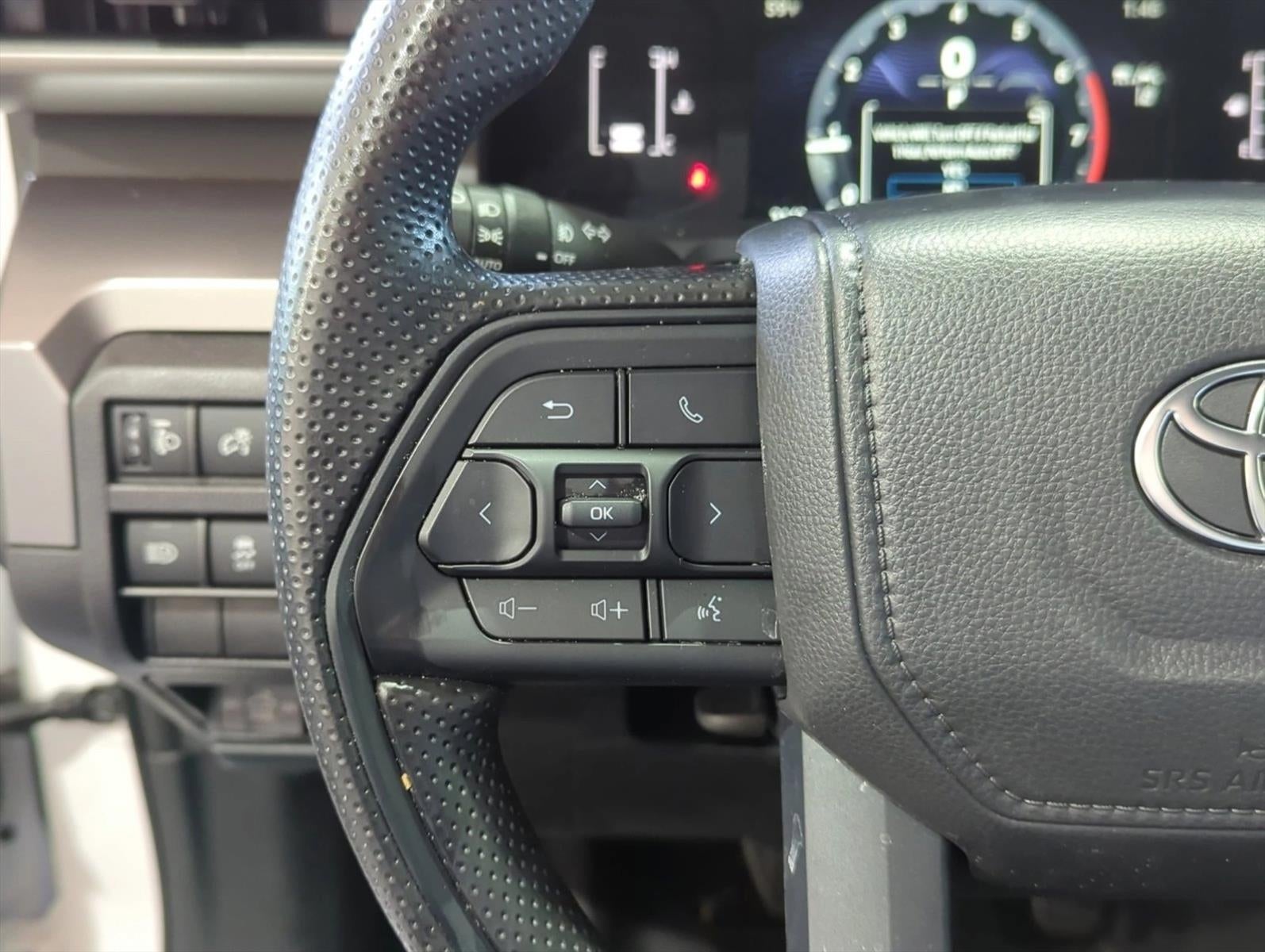 2025 Toyota Tacoma 2WD 2WD SR5 Double Cab 5' Bed AT (SE)