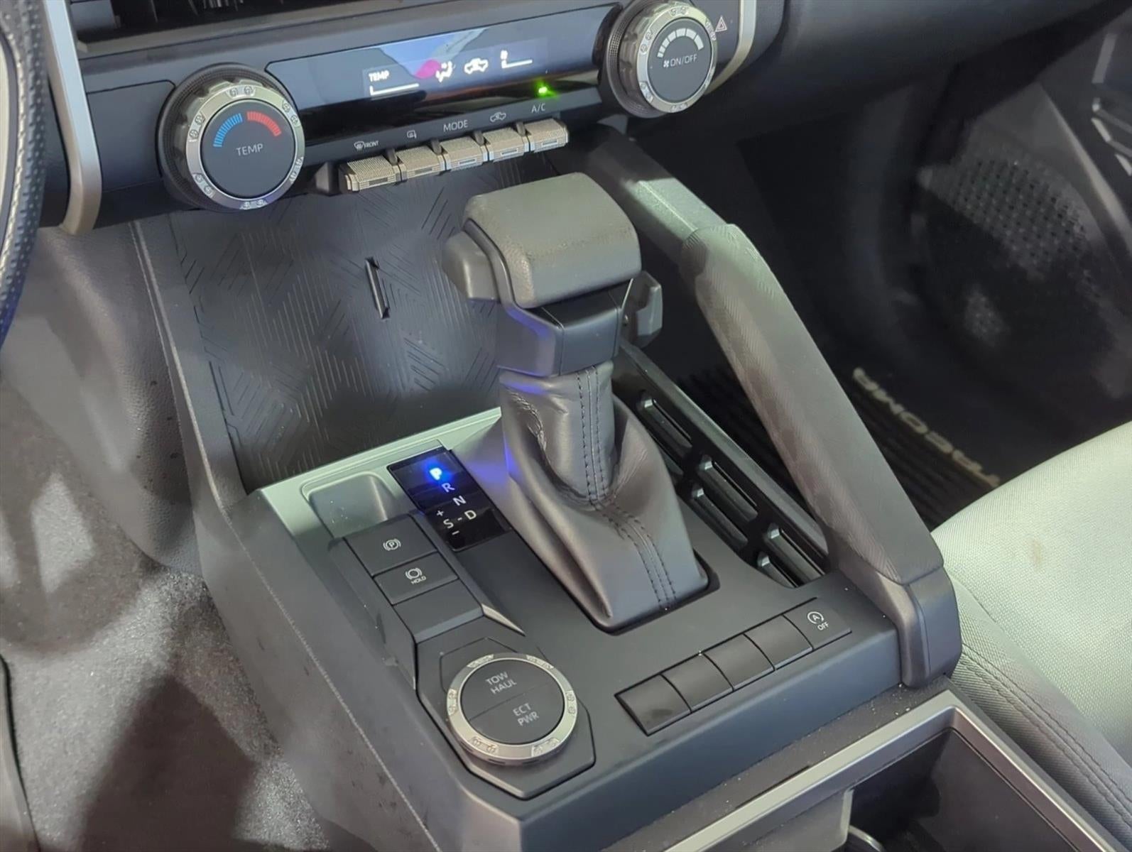 2025 Toyota Tacoma 2WD 2WD SR5 Double Cab 5' Bed AT (SE)