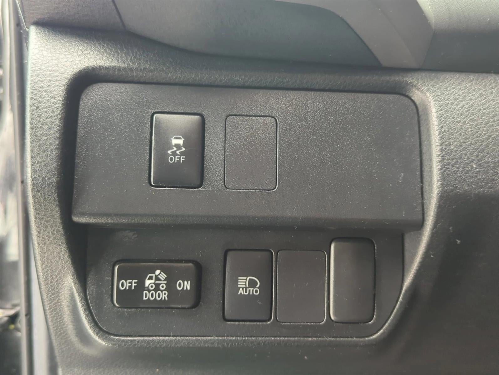 2022 Toyota Tacoma 4WD 4WD SR5 Double Cab 6' Bed V6 AT (Natl)