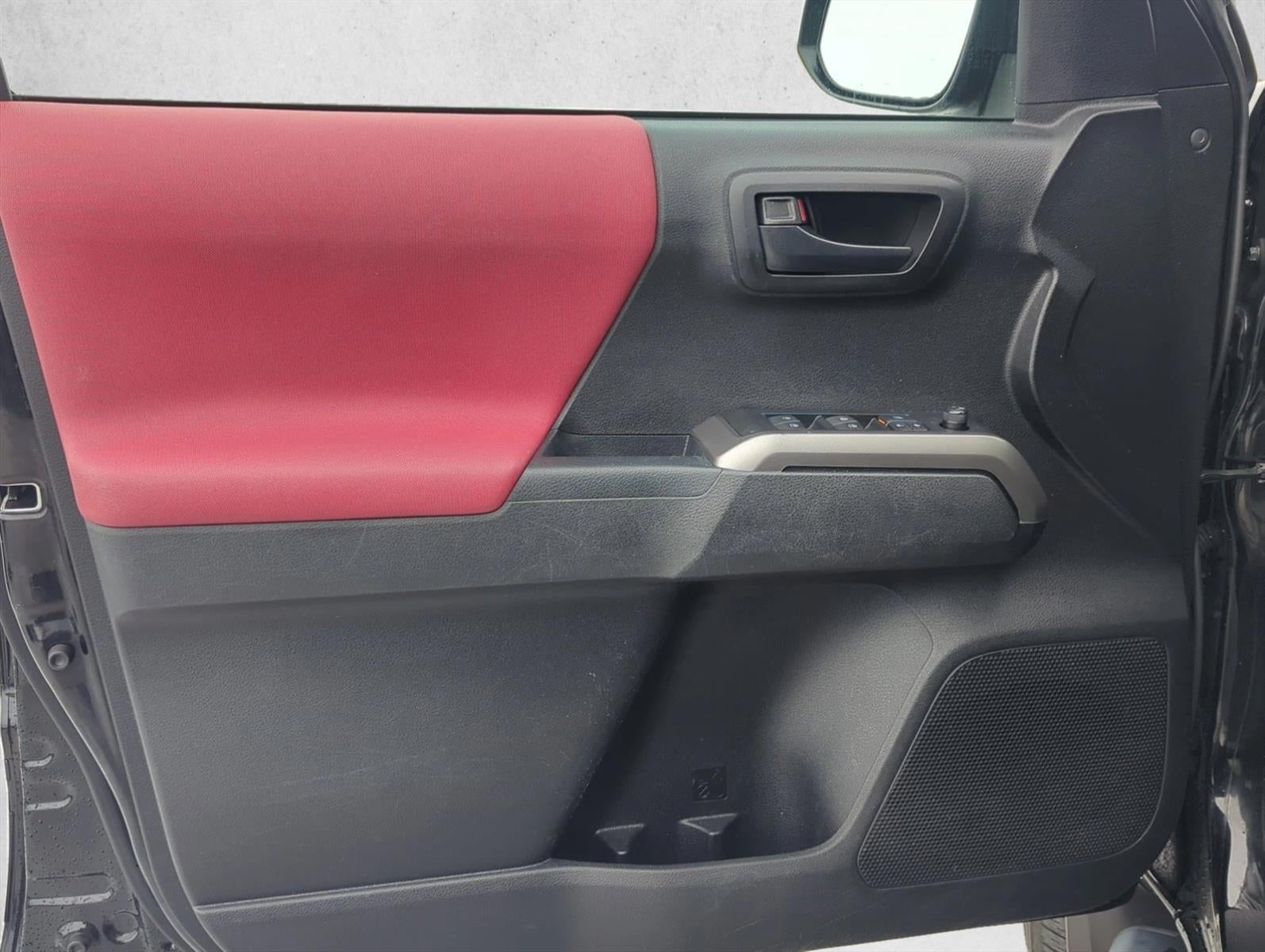 2022 Toyota Tacoma 4WD 4WD SR5 Double Cab 6' Bed V6 AT (Natl)