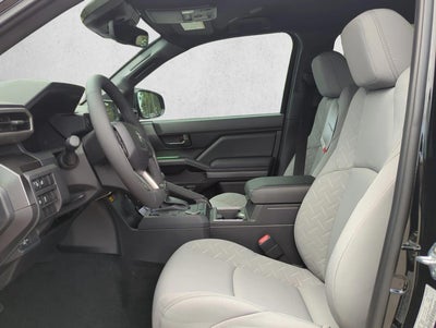 2025 Toyota Tacoma 2WD 2WD SR5 Double Cab 5' Bed AT (SE)