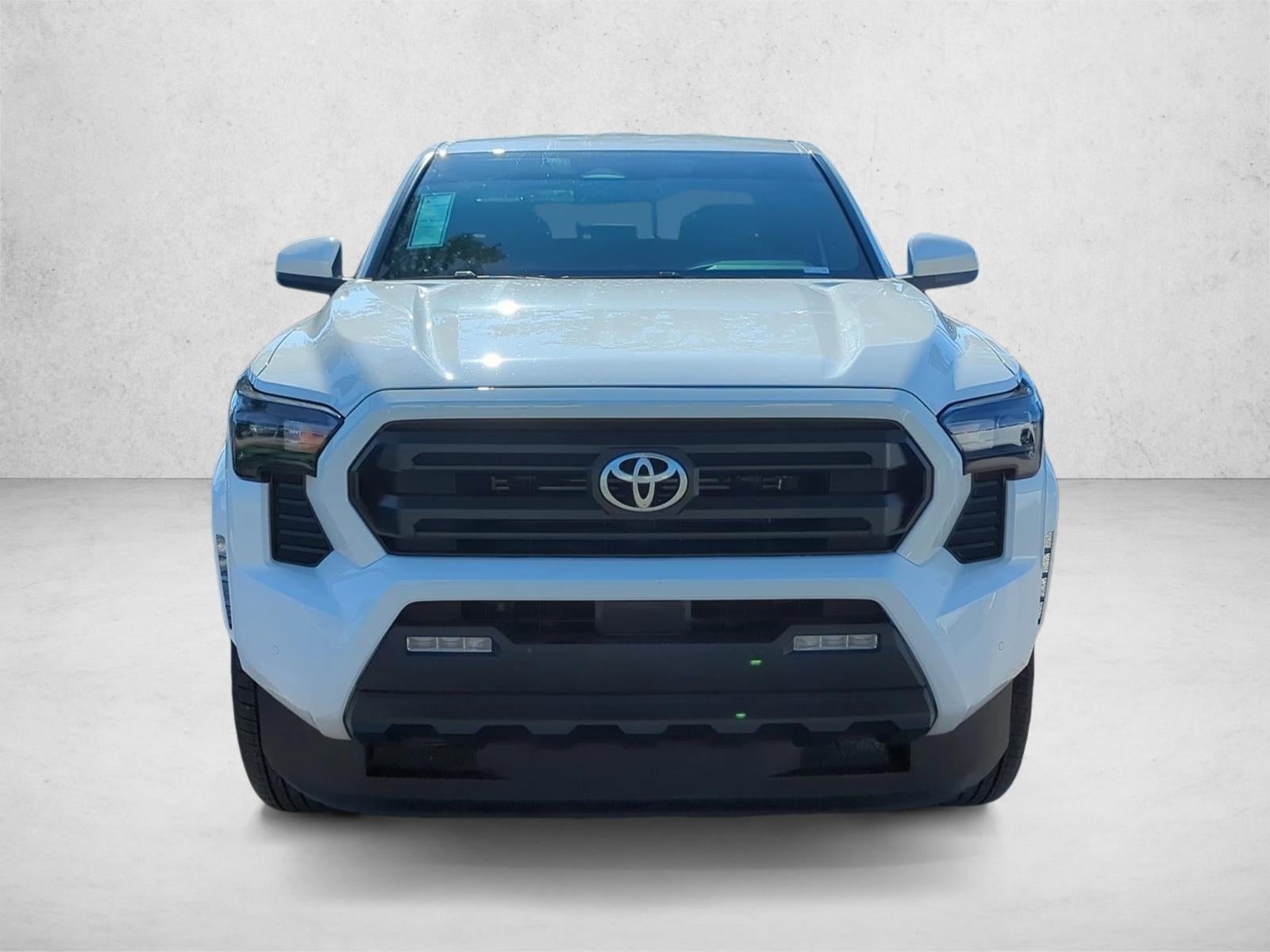 2026 Toyota Tacoma 2WD 2WD SR5 Double Cab 5' Bed AT (SE)