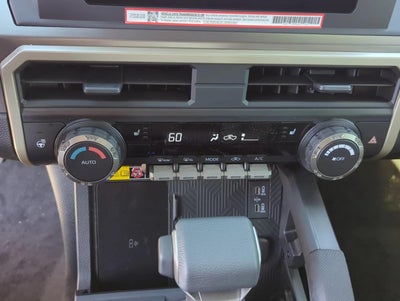 2026 Toyota Tacoma 2WD 2WD SR5 Double Cab 5' Bed AT (SE)