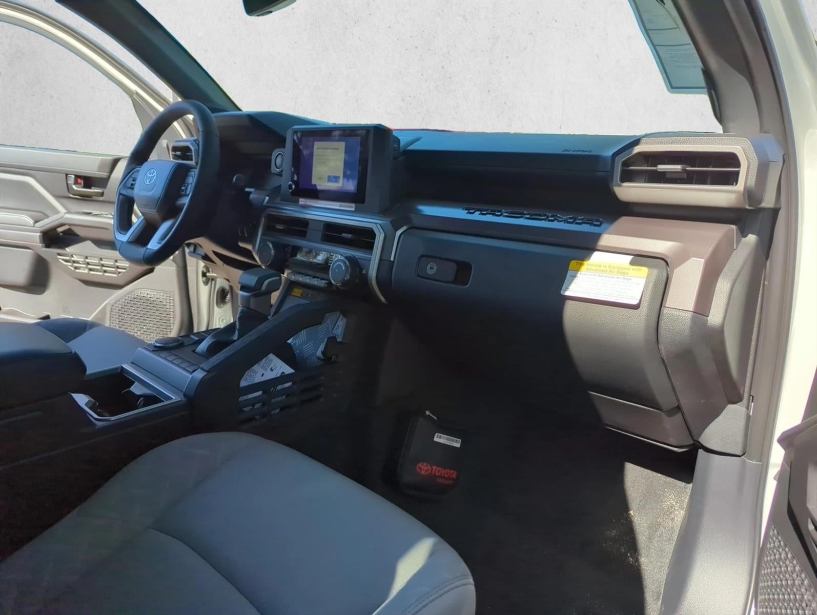 2026 Toyota Tacoma 2WD 2WD SR5 Double Cab 5' Bed AT (SE)