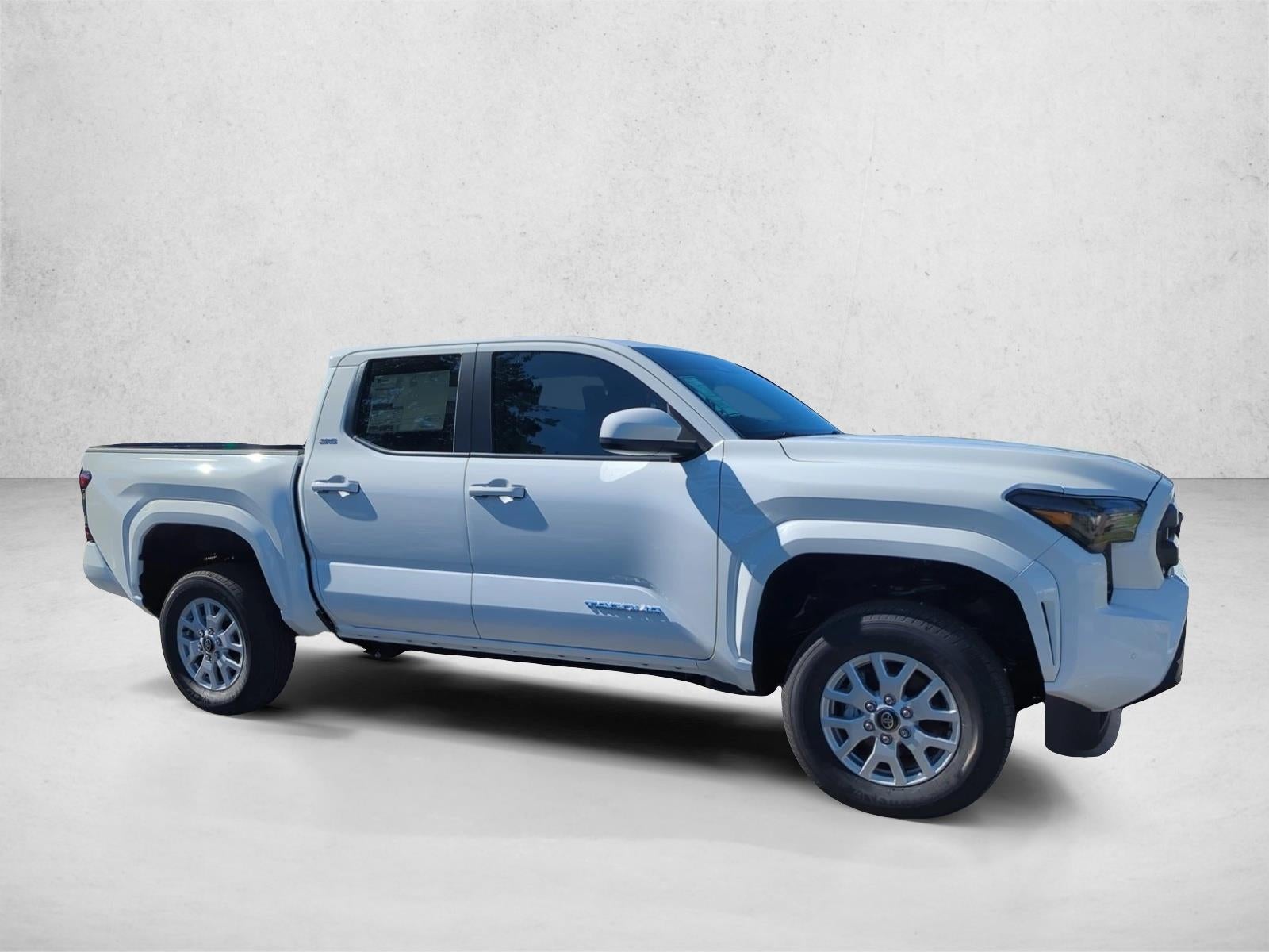2026 Toyota Tacoma 2WD 2WD SR5 Double Cab 5' Bed AT (SE)