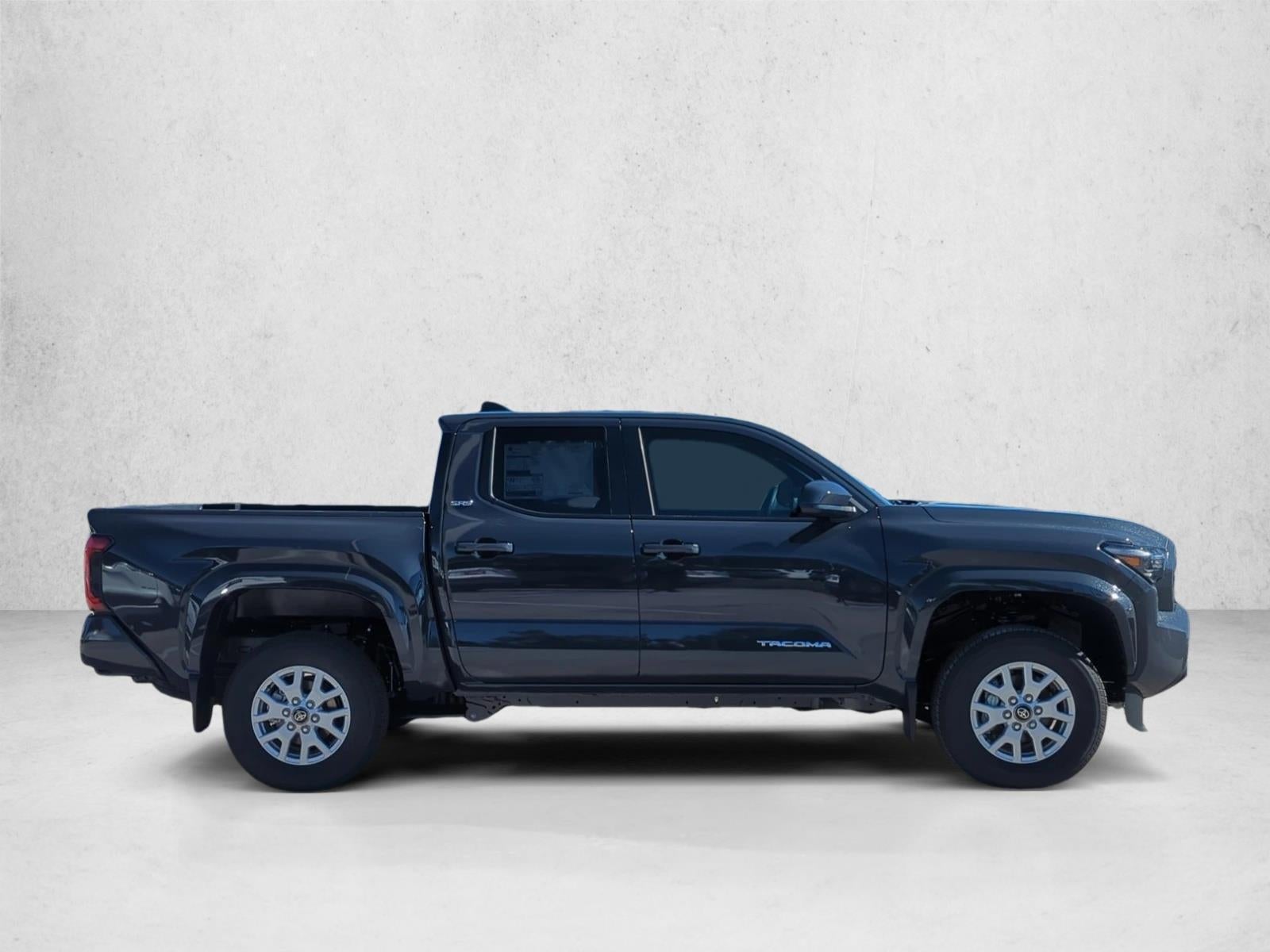 2026 Toyota Tacoma 2WD 2WD SR5 Double Cab 5' Bed AT (SE)