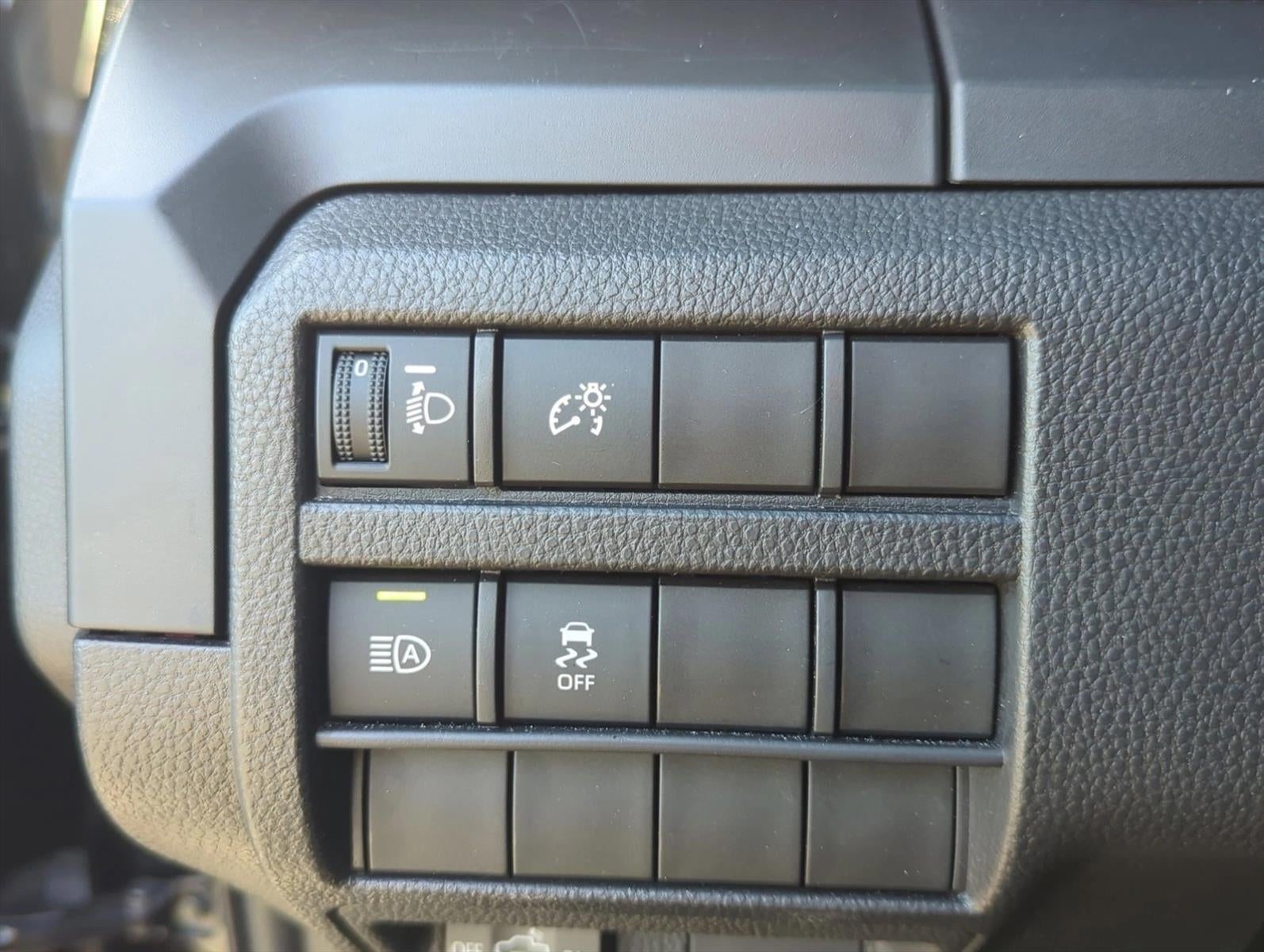 2025 Toyota Tacoma 2WD 2WD SR Double Cab 5' Bed AT (GS)