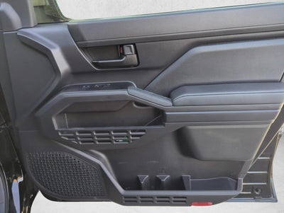 2025 Toyota Tacoma 2WD 2WD SR Double Cab 5' Bed AT (GS)