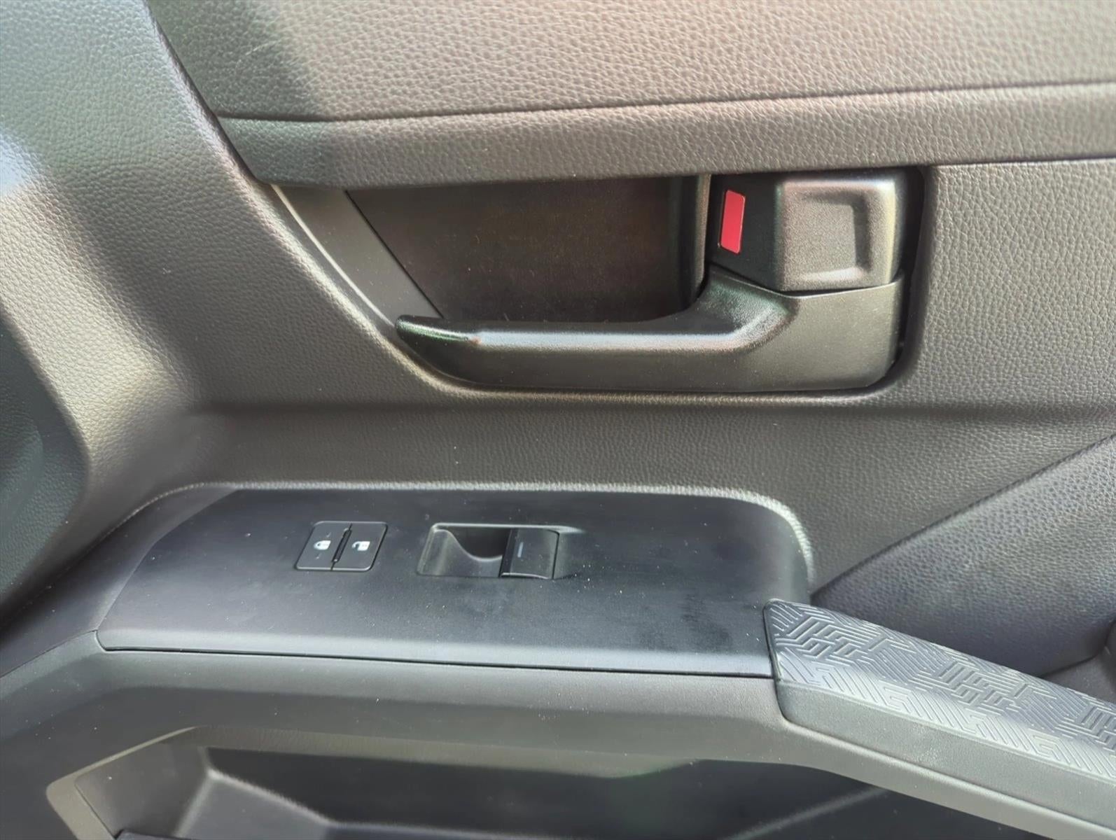 2025 Toyota Tacoma 2WD 2WD SR Double Cab 5' Bed AT (GS)