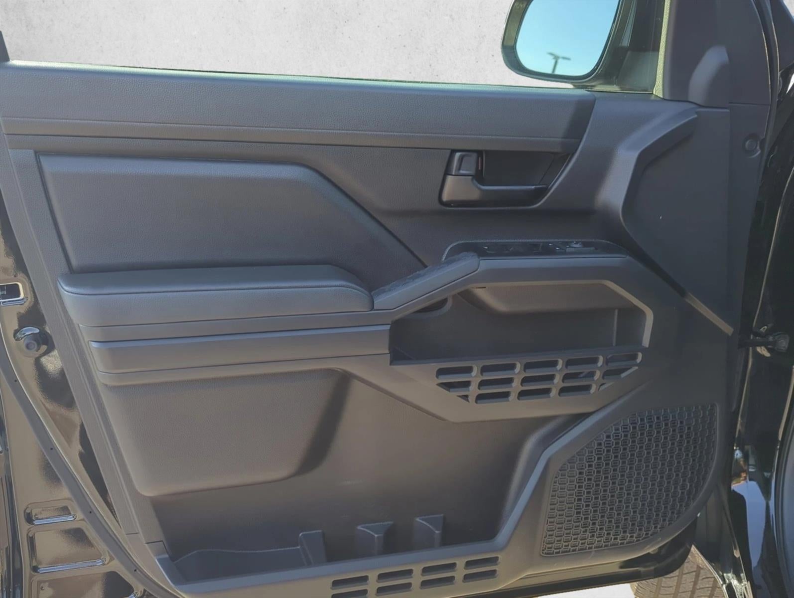 2025 Toyota Tacoma 2WD 2WD SR Double Cab 5' Bed AT (GS)