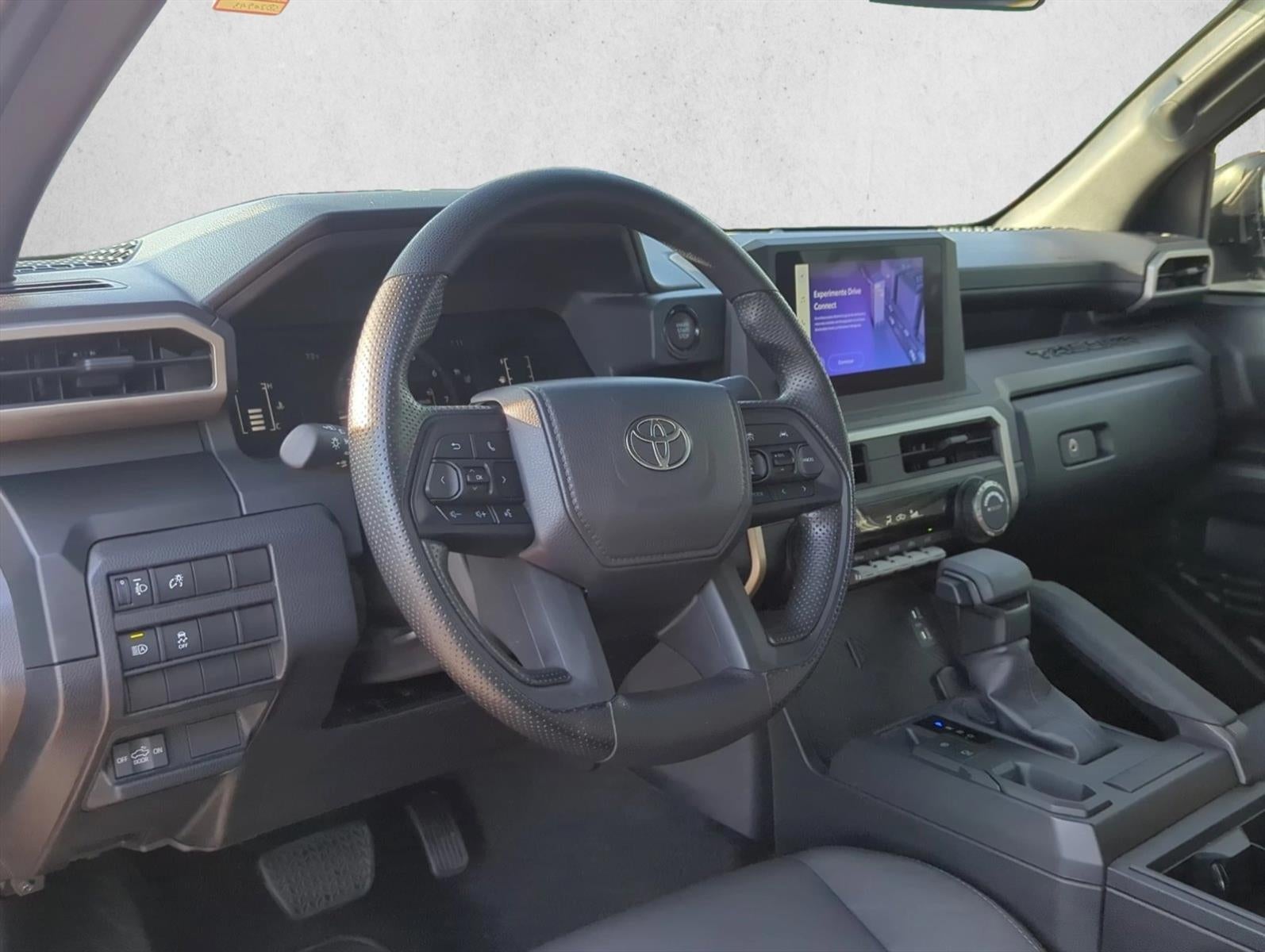 2025 Toyota Tacoma 2WD 2WD SR Double Cab 5' Bed AT (GS)