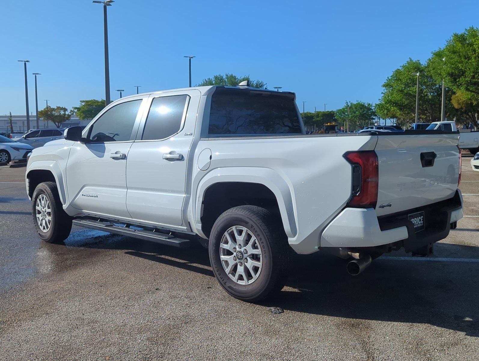 2024 Toyota Tacoma 4WD 4WD SR5 Double Cab 5' Bed AT (Natl)