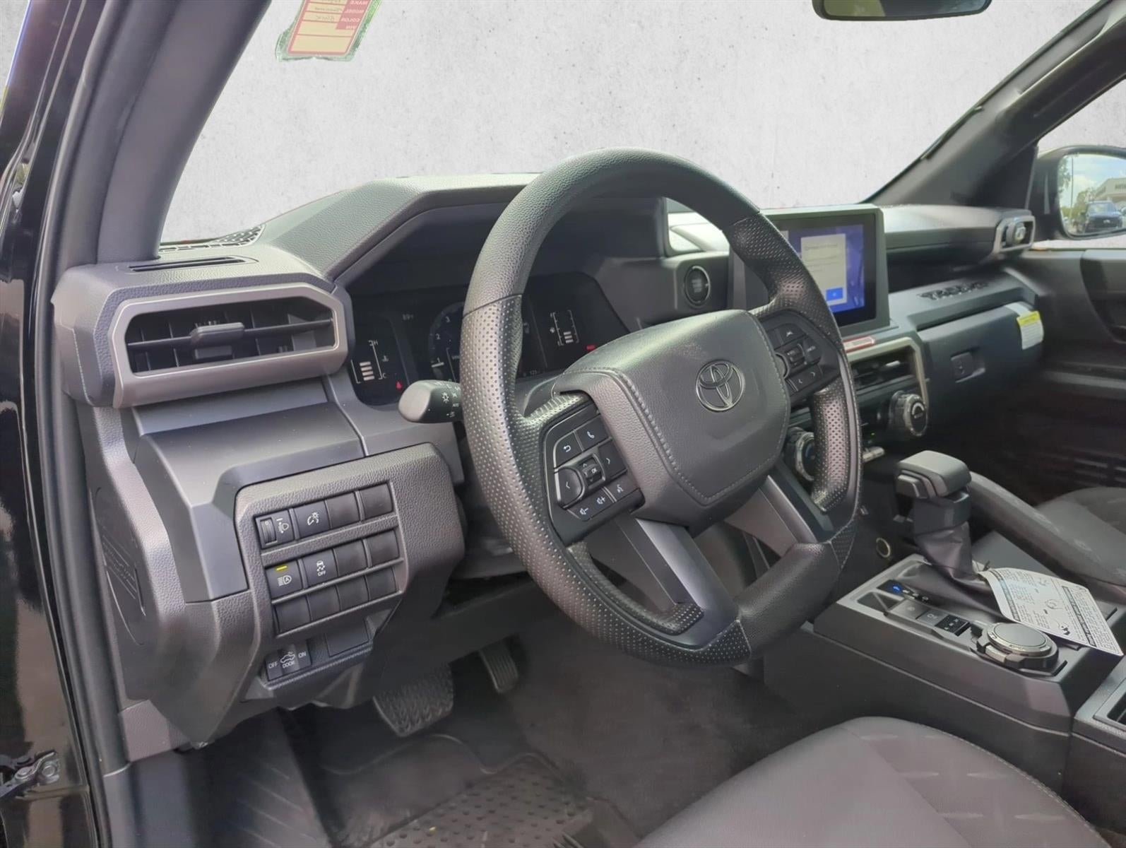 2025 Toyota Tacoma 4WD 4WD SR Double Cab 5' Bed AT (GS)