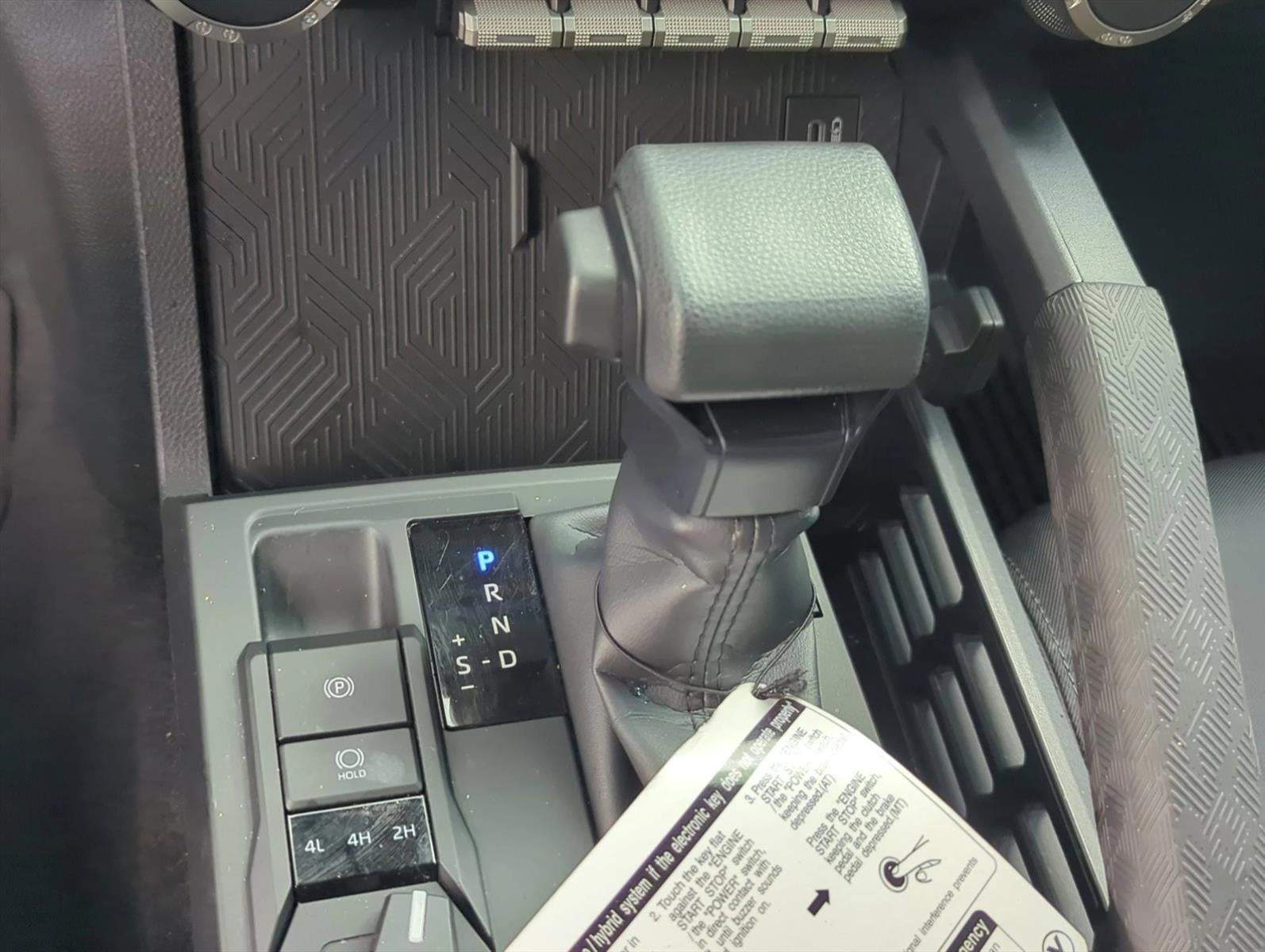 2025 Toyota Tacoma 4WD 4WD SR Double Cab 5' Bed AT (GS)