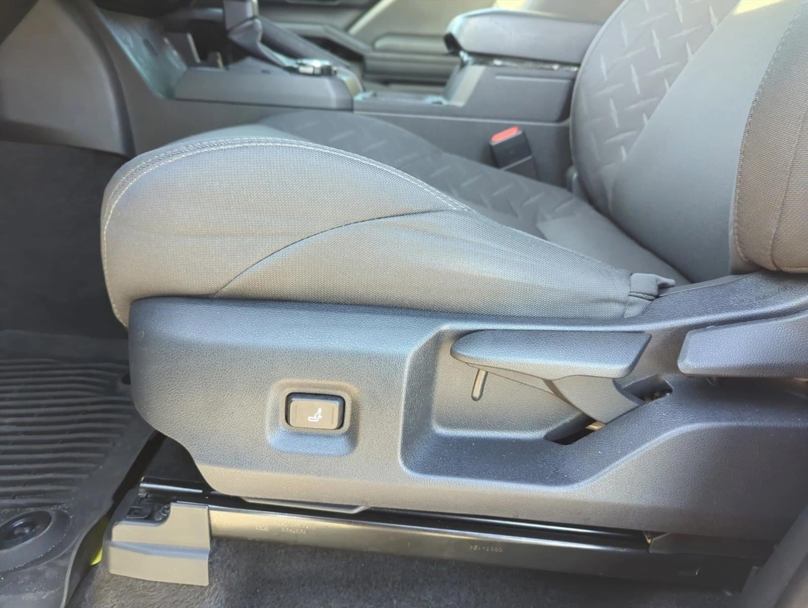 2024 Toyota Tacoma 4WD 4WD SR Double Cab 5' Bed AT (GS)