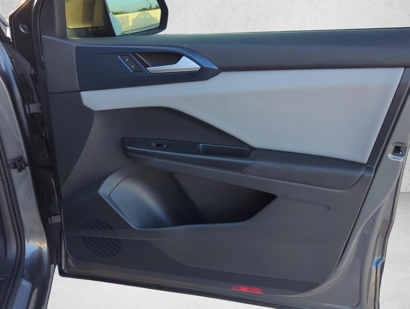 2023 Volkswagen Taos SE FWD