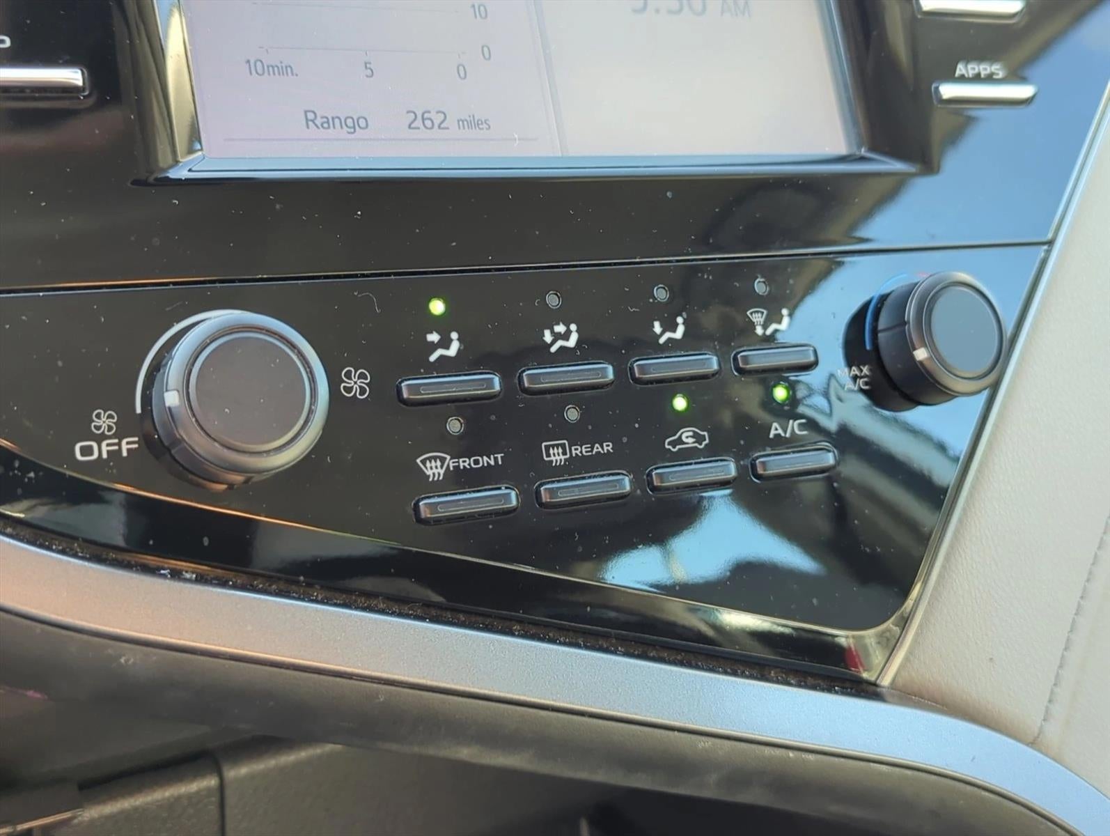 2019 Toyota Camry LE Auto (SE)