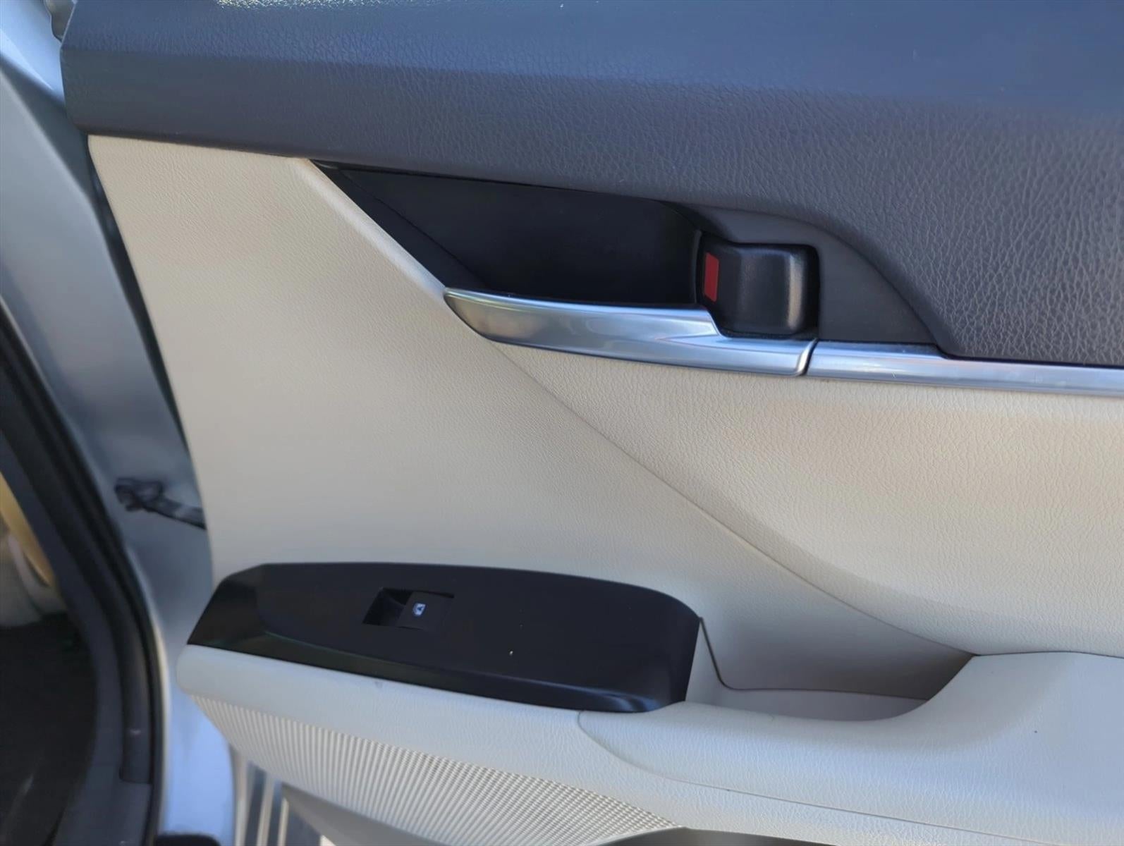 2018 Toyota Camry LE Auto (SE)