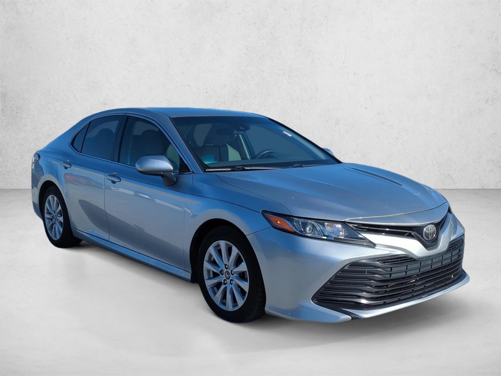 2018 Toyota Camry LE Auto (SE)