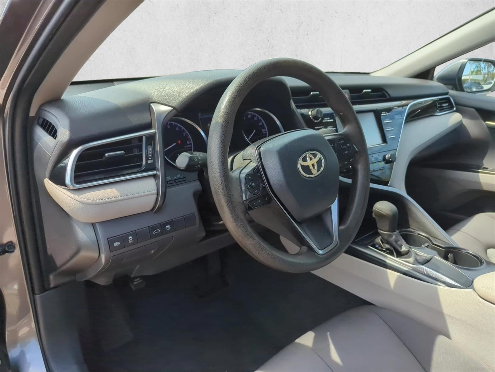 2018 Toyota Camry LE Auto (SE)