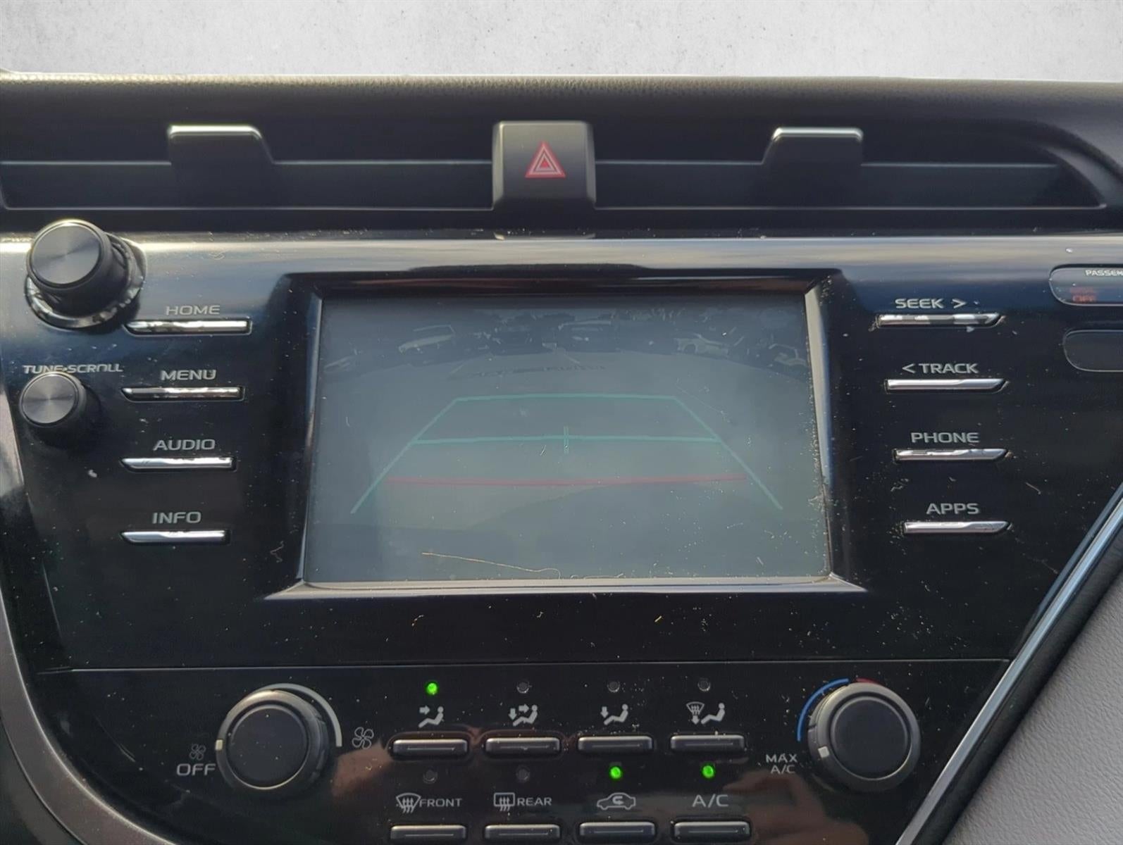 2018 Toyota Camry LE Auto (SE)