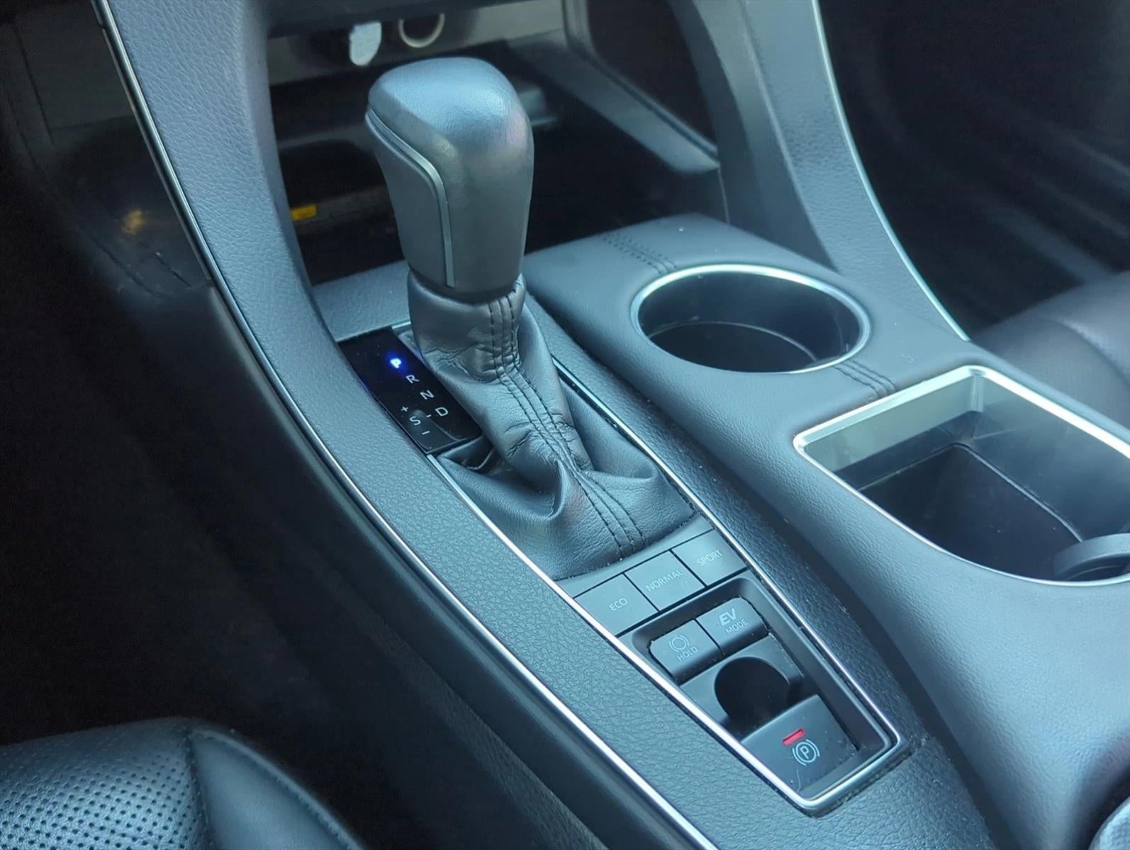 2019 Toyota Avalon Hybrid XSE (Natl)