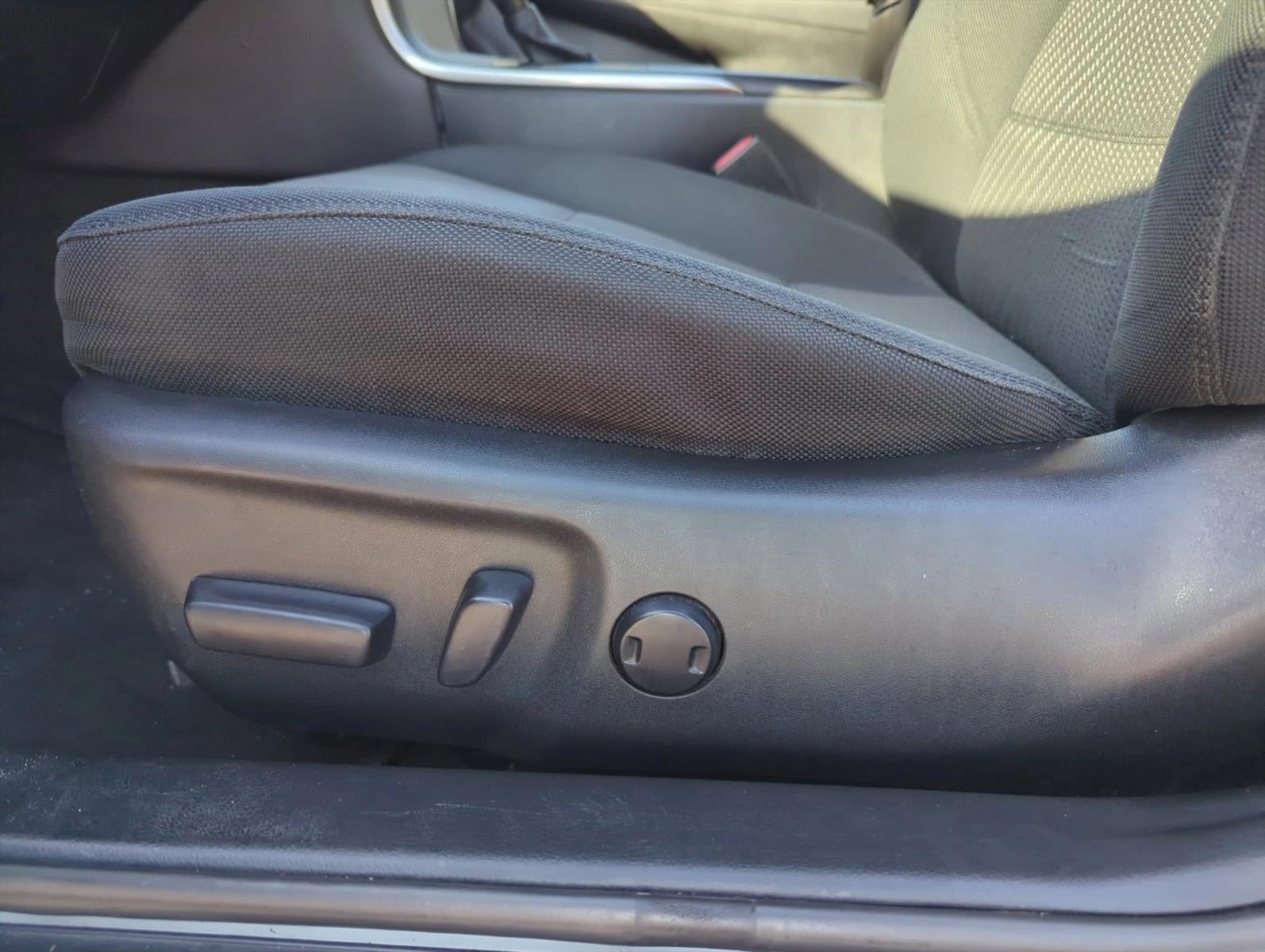 2015 Toyota Camry Hybrid 4dr Sdn LE (Natl)