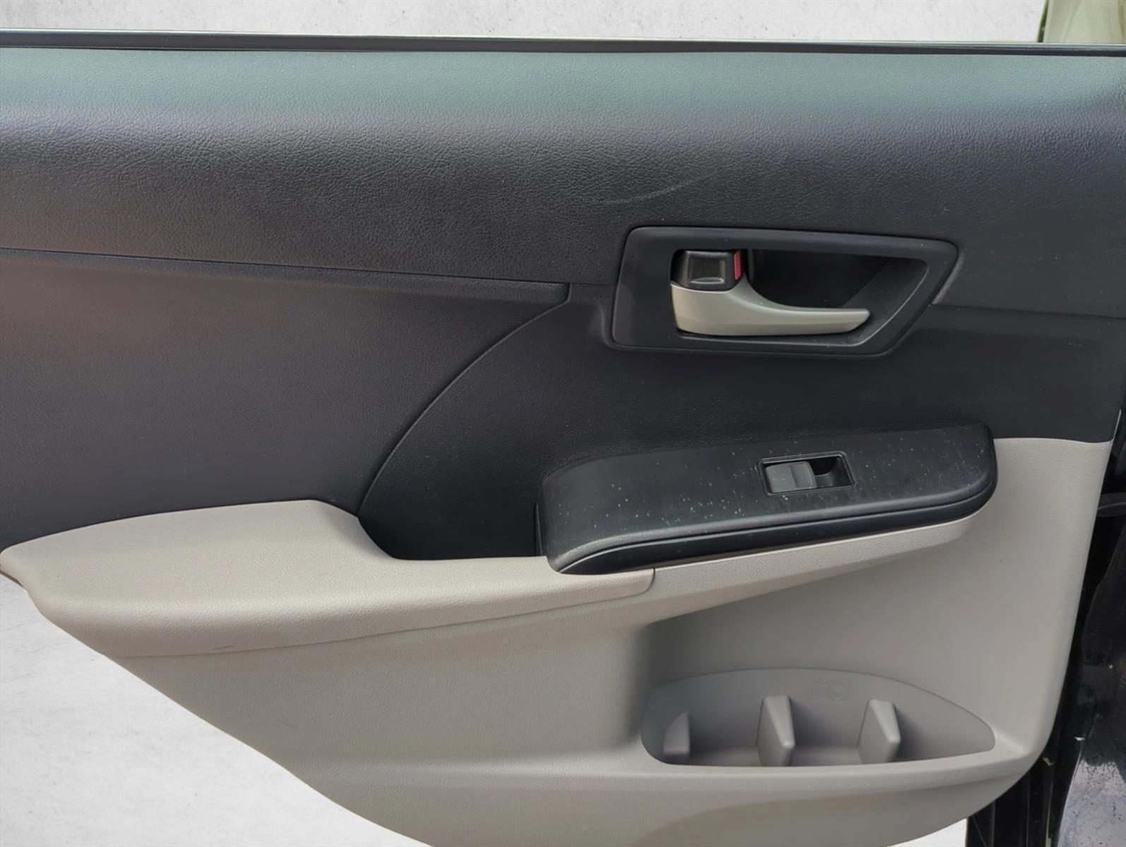 2013 Toyota Camry 4dr Sdn I4 Auto LE (Natl)