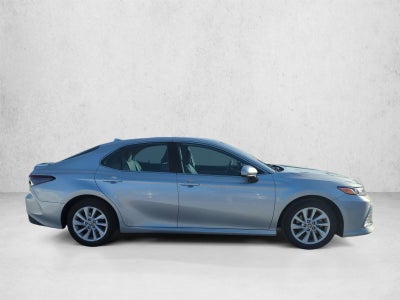 2022 Toyota Camry LE Auto (SE)