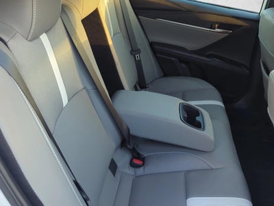 2025 Toyota Camry SE (SE)