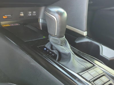 2025 Toyota Camry SE (Natl)